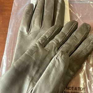 SIZE 7- Gray leather gloves cashmere lined